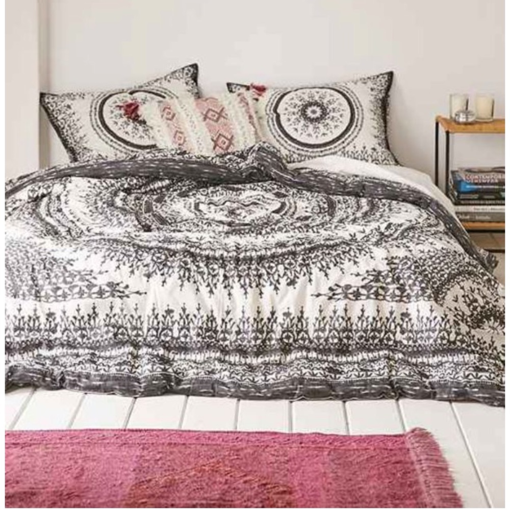Urban Outfitters medallion comforter